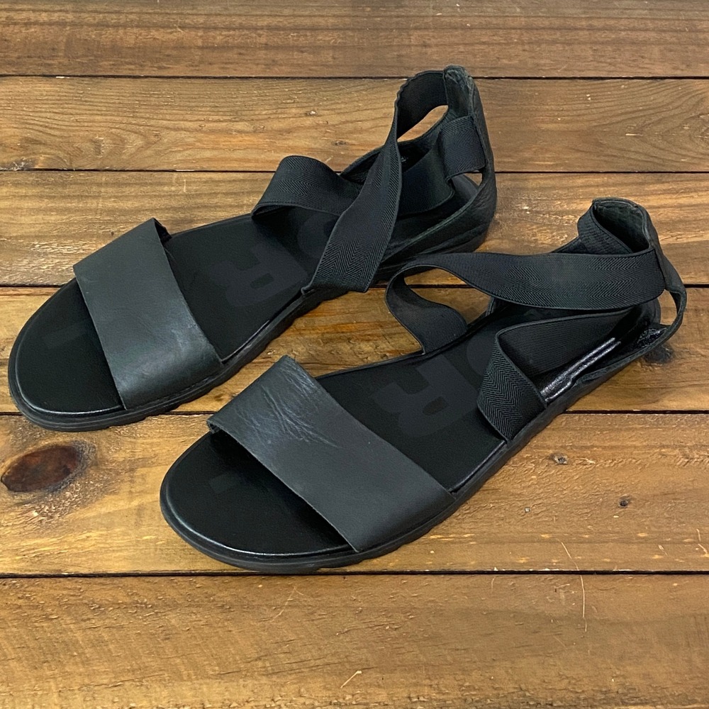 Sorel Ella II Sandal Black Leather Stretch Gore Flat Sandals NL4041-010 Mens 10